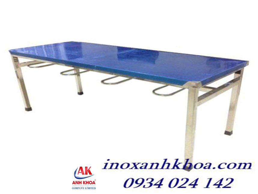 BÀN INOX CÔNG NGHIỆP CÓ MÓC TREO 6 GHẾ