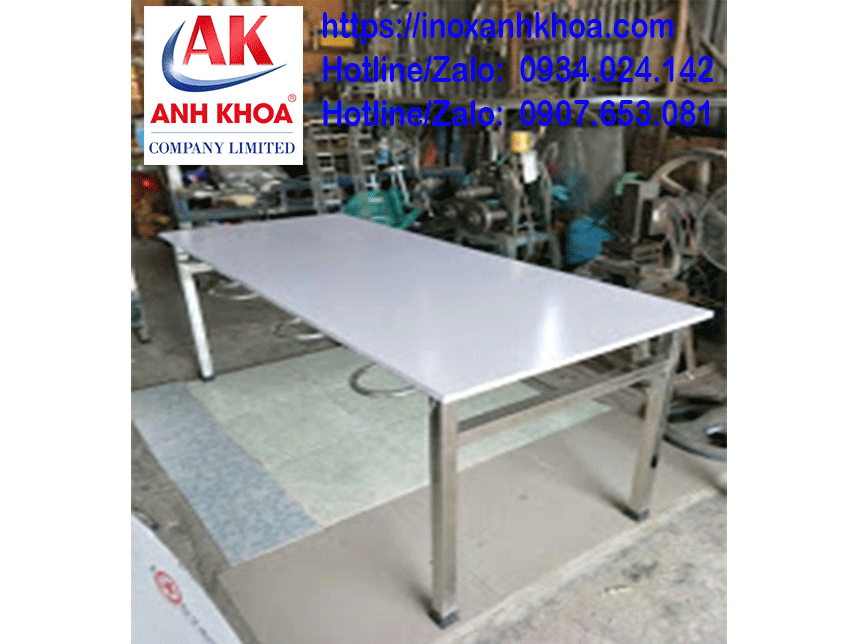 Bàn inox công nghiệp có móc treo 16 ghế